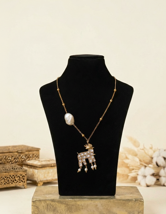 Dainty Deer Pachi Kundan Brooch Neck Chain